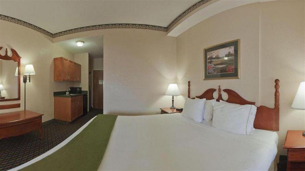 Holiday Inn Express Hotel & Suites Sanford By Ihg Экстерьер фото