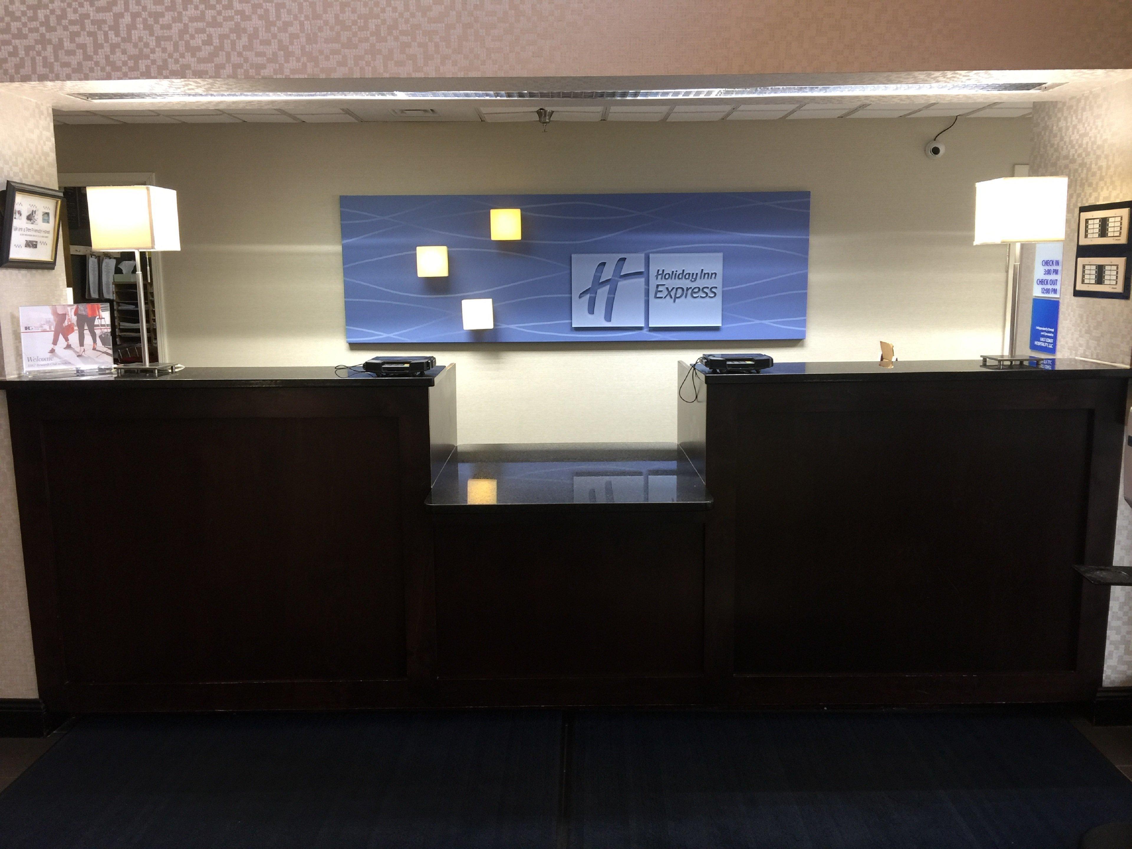 Holiday Inn Express Hotel & Suites Sanford By Ihg Экстерьер фото