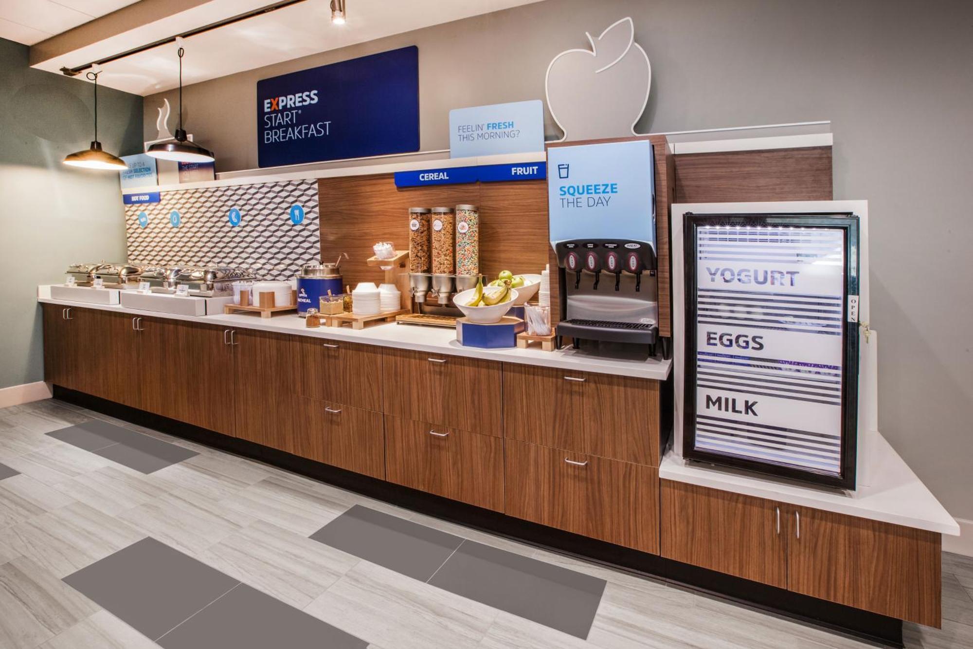 Holiday Inn Express Hotel & Suites Sanford By Ihg Экстерьер фото