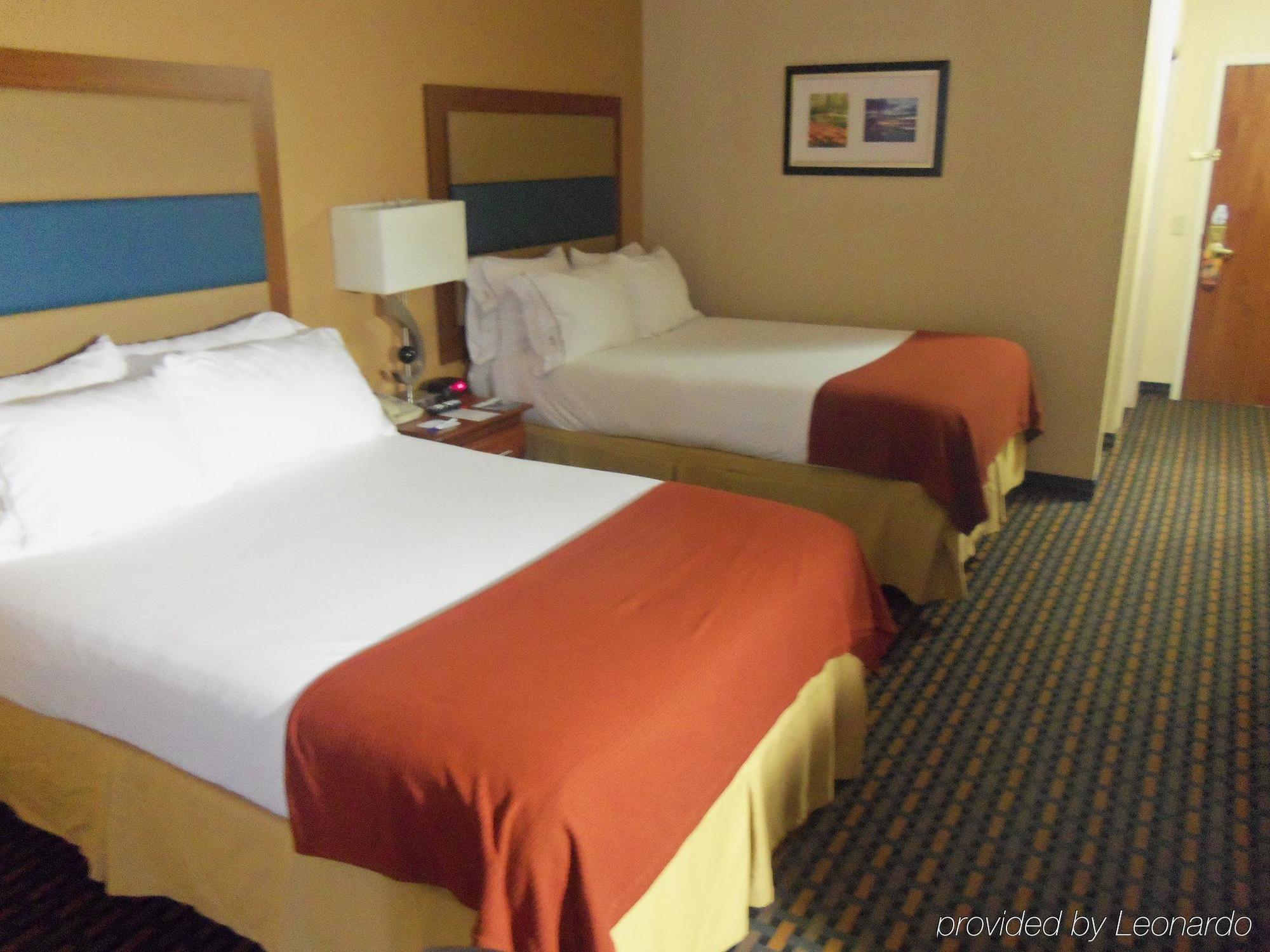 Holiday Inn Express Hotel & Suites Sanford By Ihg Экстерьер фото