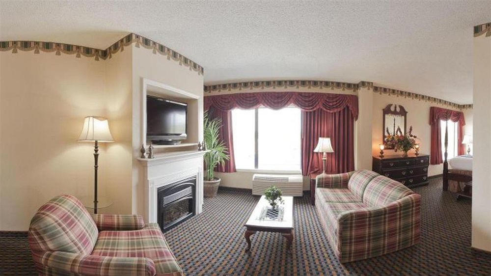 Holiday Inn Express Hotel & Suites Sanford By Ihg Экстерьер фото