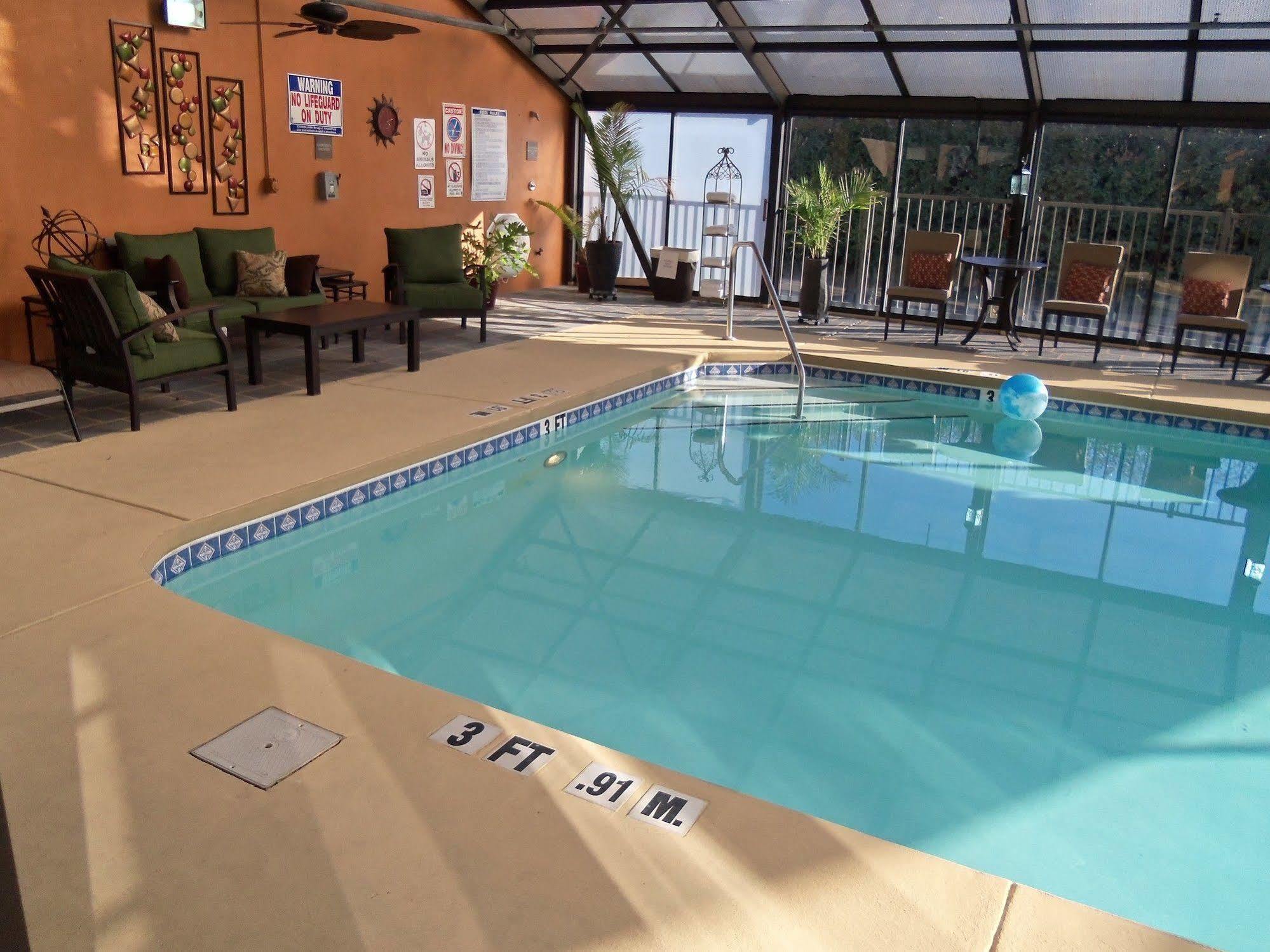 Holiday Inn Express Hotel & Suites Sanford By Ihg Экстерьер фото