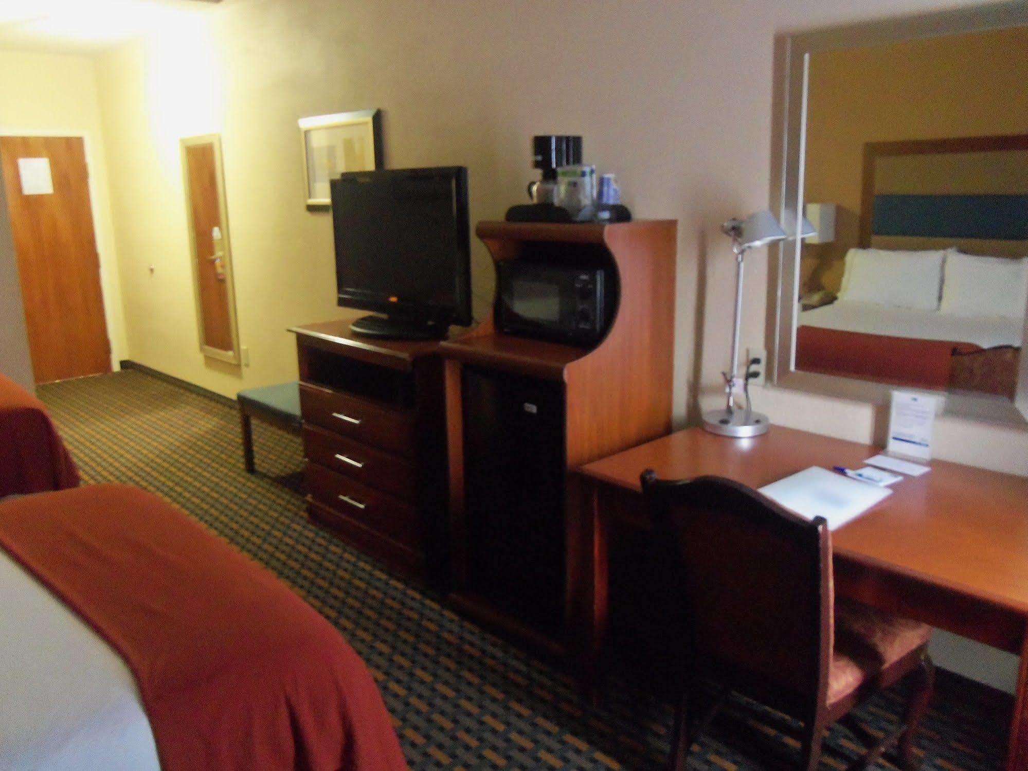 Holiday Inn Express Hotel & Suites Sanford By Ihg Экстерьер фото