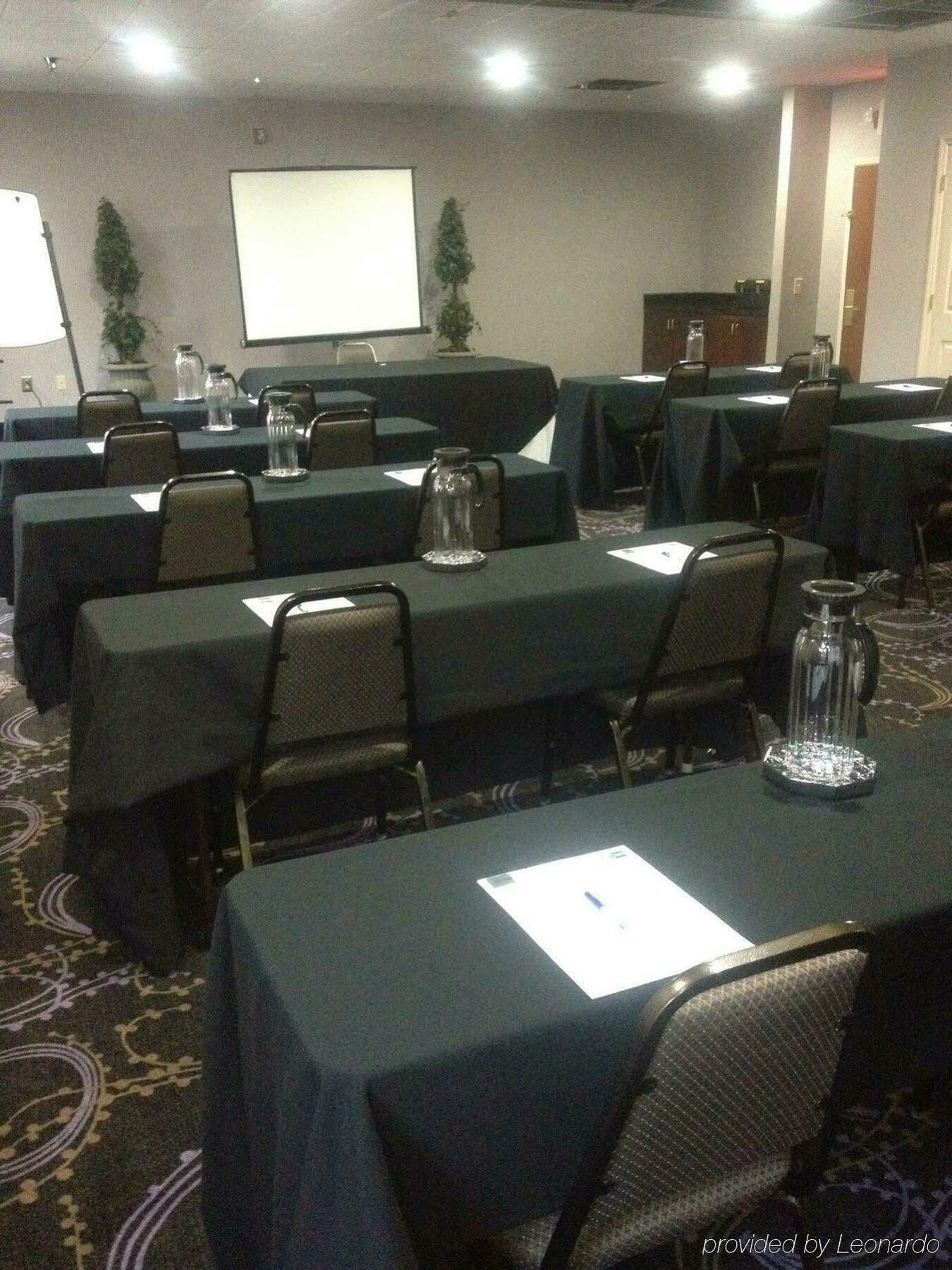 Holiday Inn Express Hotel & Suites Sanford By Ihg Экстерьер фото